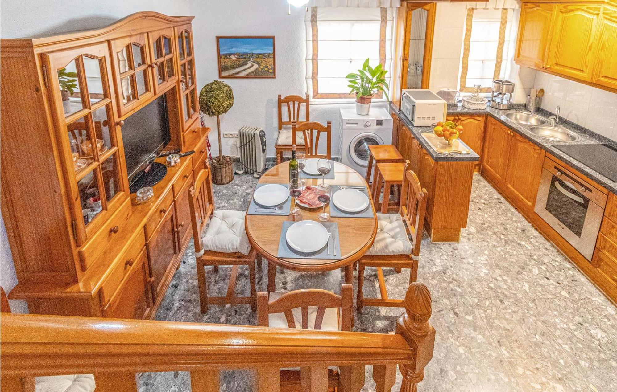 Stunning Home In Mlaga With 2 Bedrooms And Wifi Малага Екстериор снимка