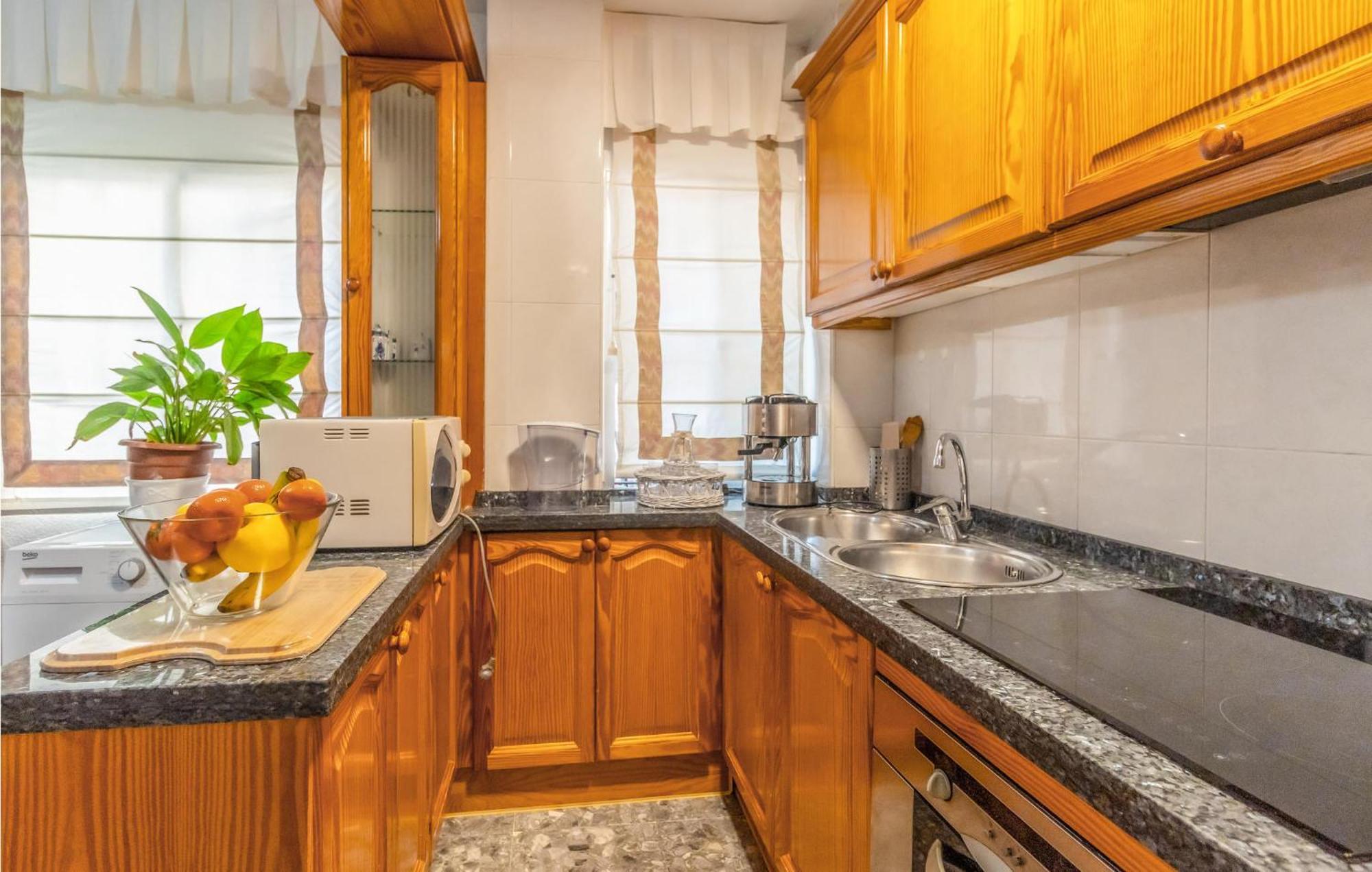 Stunning Home In Mlaga With 2 Bedrooms And Wifi Малага Екстериор снимка