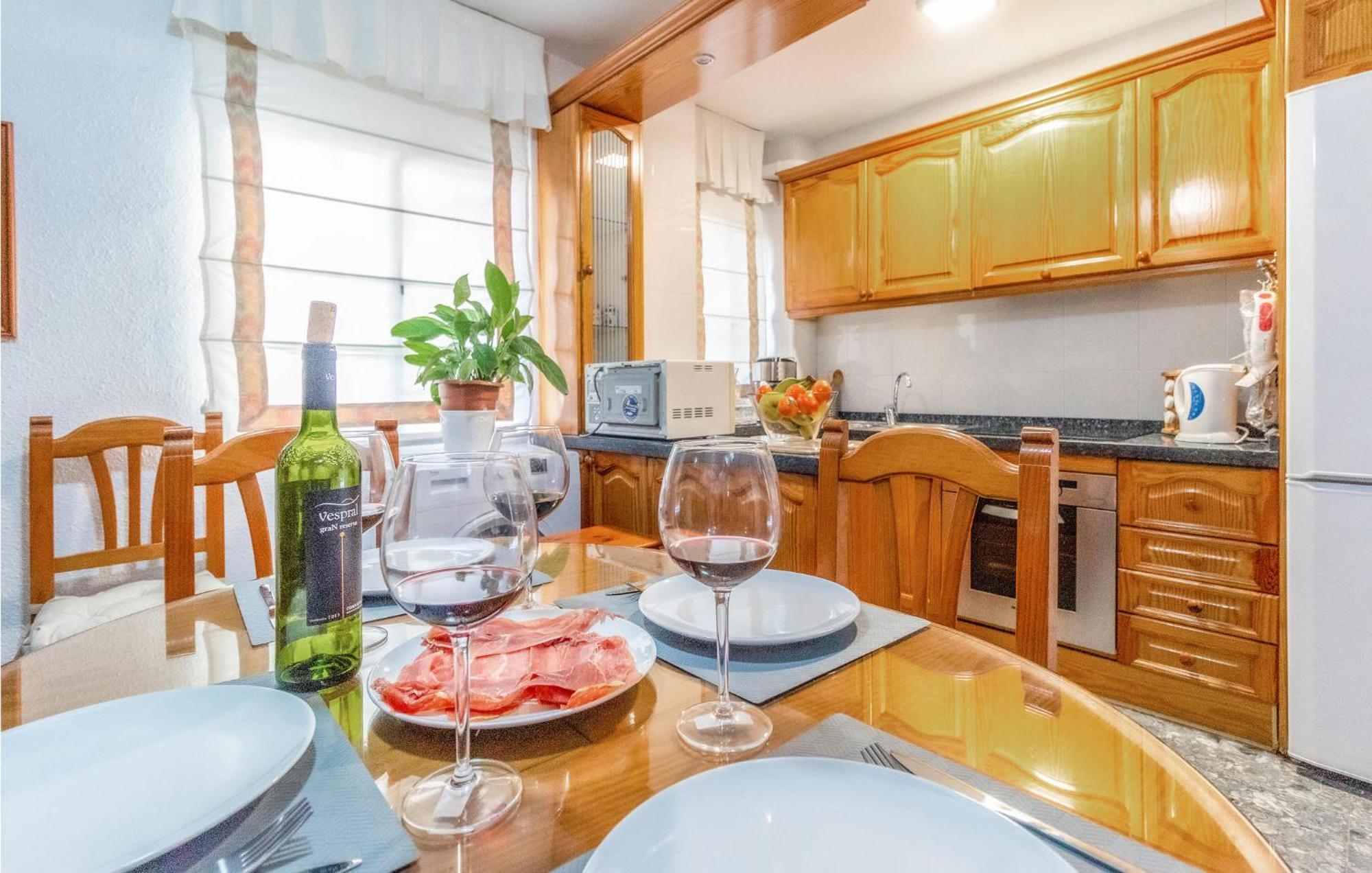 Stunning Home In Mlaga With 2 Bedrooms And Wifi Малага Екстериор снимка